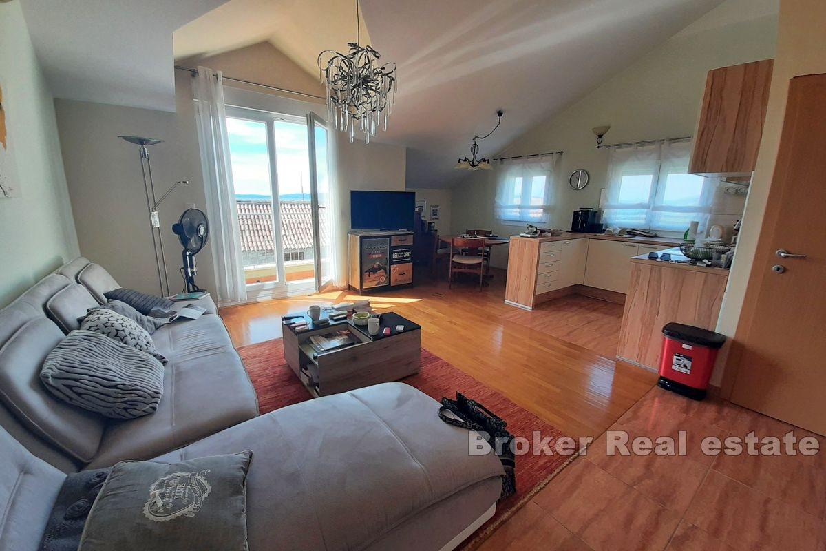 001-2016-606-kastela-penthouse-with-sea-view-for-sale