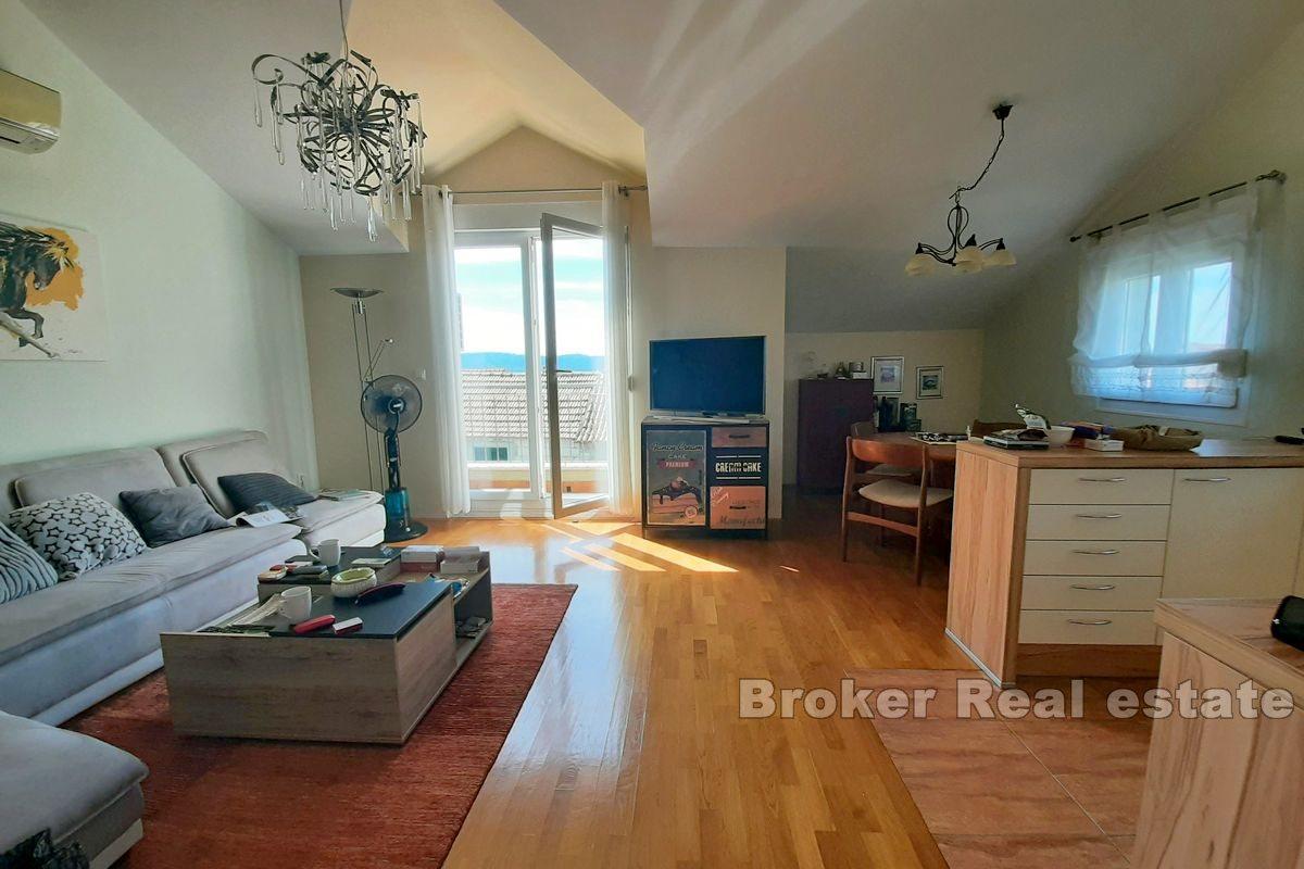 Apartament na najwyższym piętrze z widokiem na morze