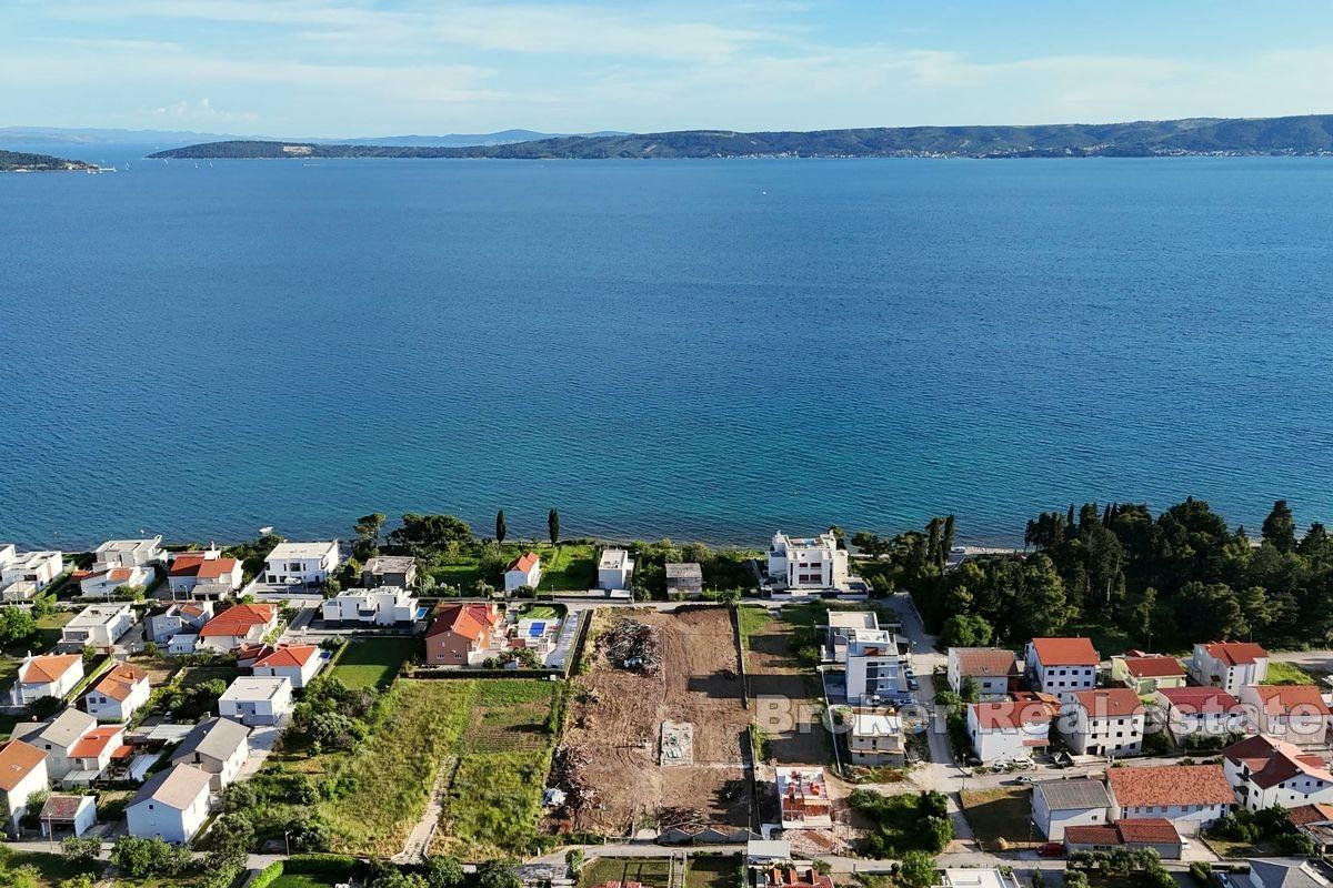 Građevno zemljište u blizini mora s pogledom