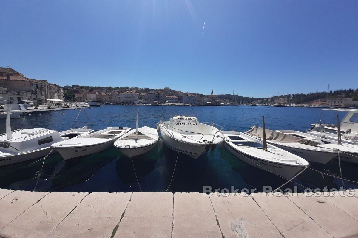 Byggeland nær sjøen