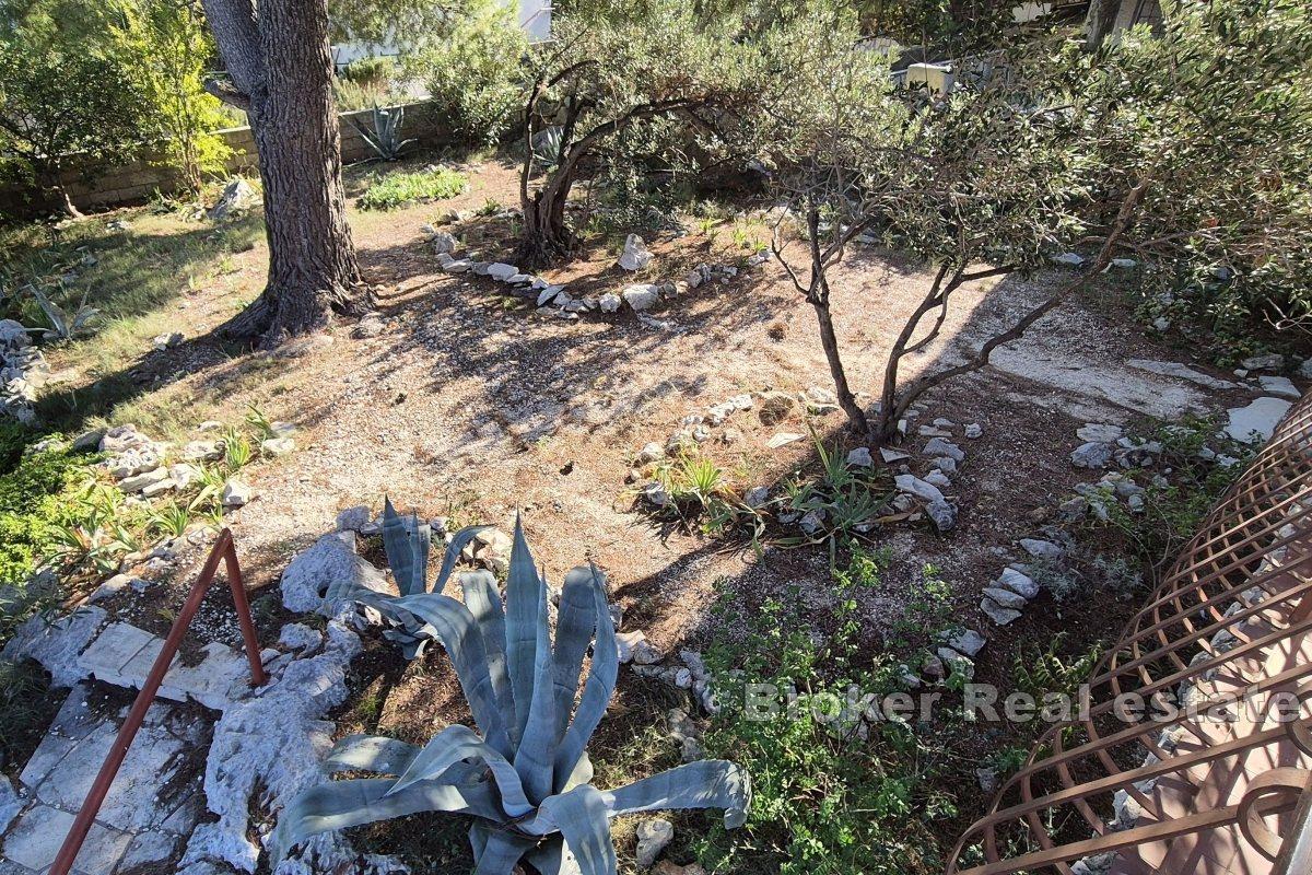 Dům k úpravě v první řadě u moře