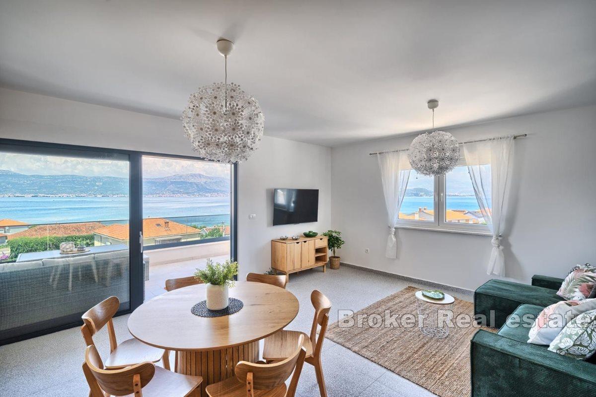 001-2016-638-Ciovo-Modern-apartment-with-pool-and-open-sea-view-for-sale