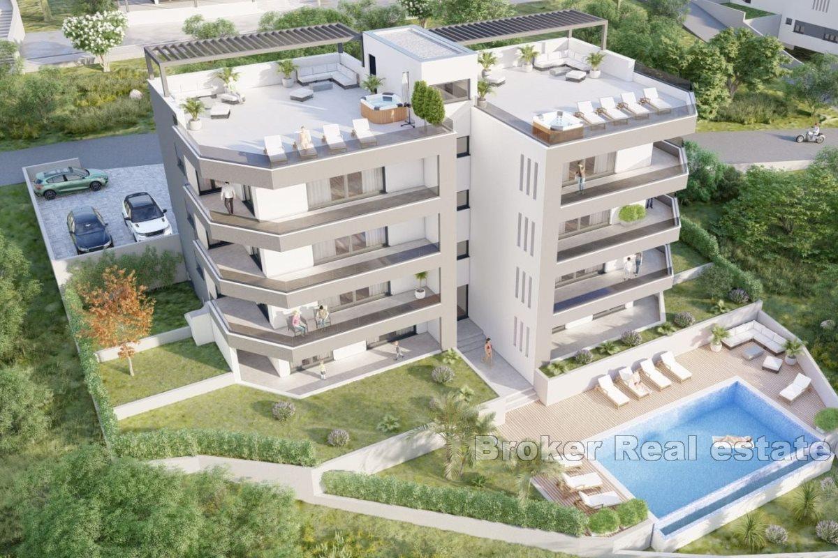 Im Bau befindliche Apartments mit Pool und Meerblick