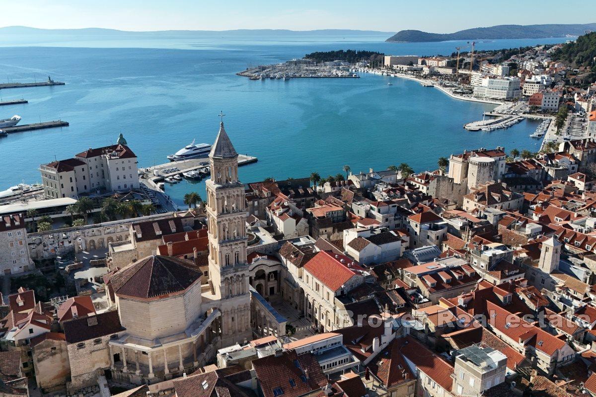 001-2016-642-Split-center-Decorated-restaurant-for-sale