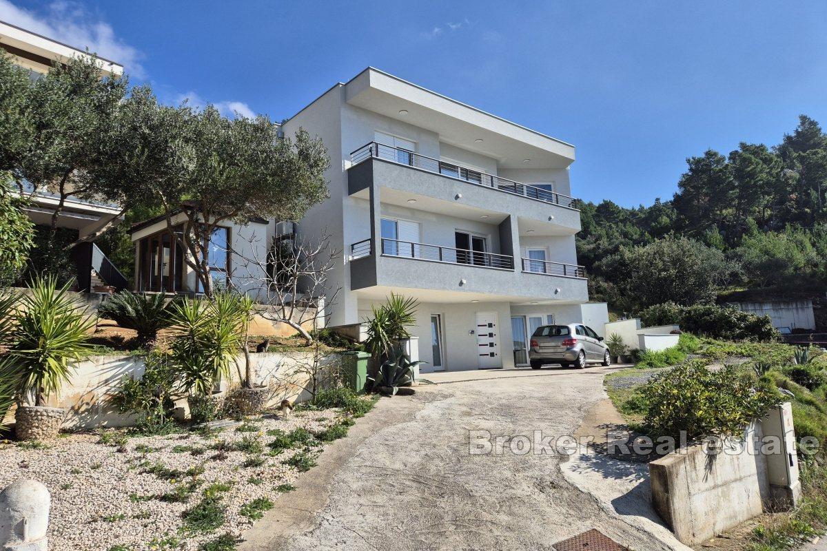 Maison individuelle moderne avec