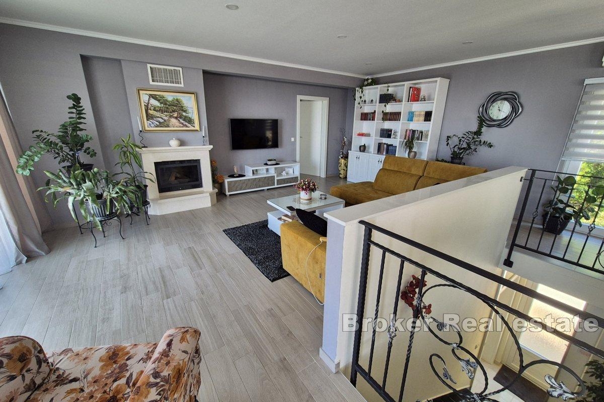 Maison individuelle moderne avec