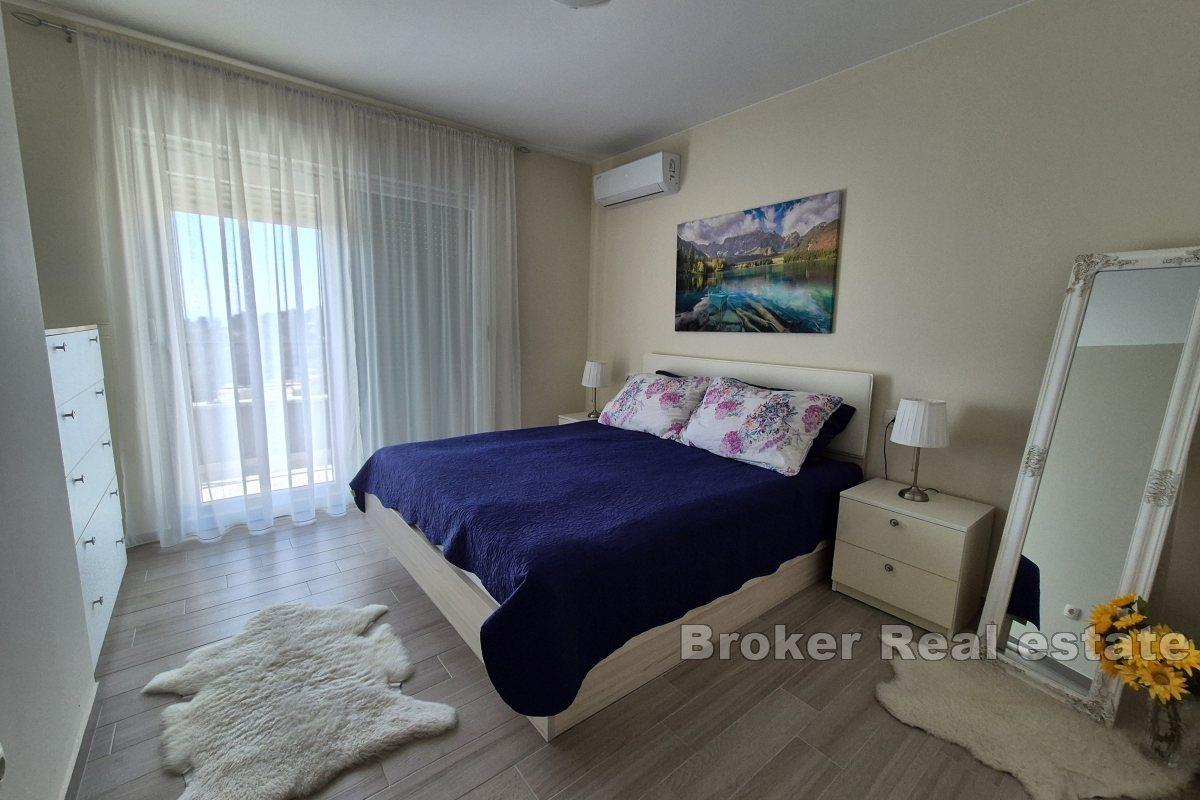 Moderna samostojeća kuća sa 4 apartmana