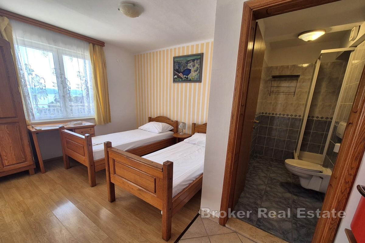 Maison individuelle avec 20 chambres et un restaurant