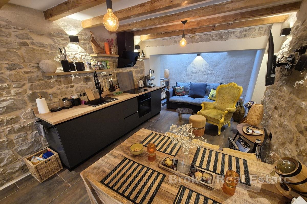 Casa in pietra dalmata autoctona completamente ristrutturata