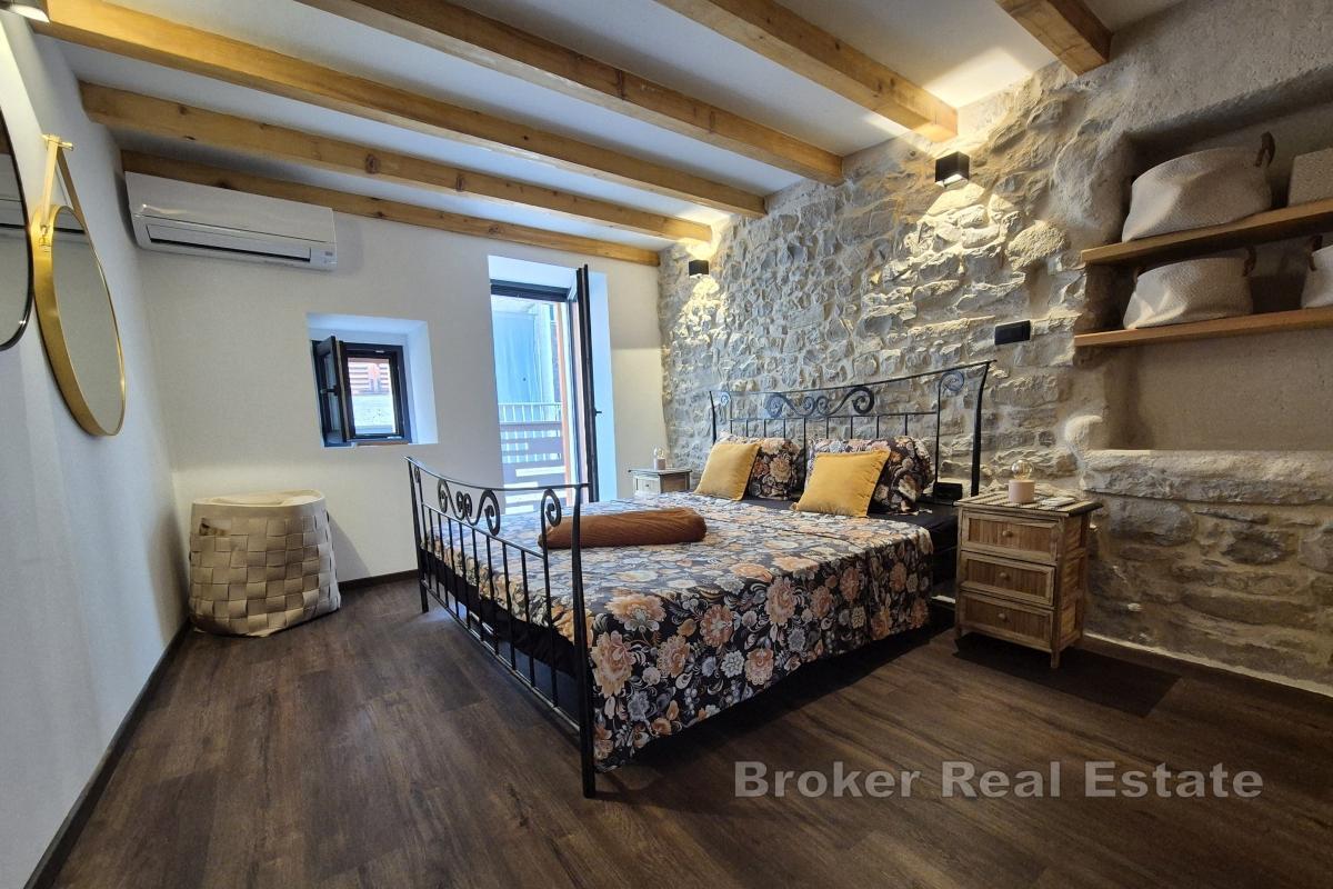 Casa in pietra dalmata autoctona completamente ristrutturata