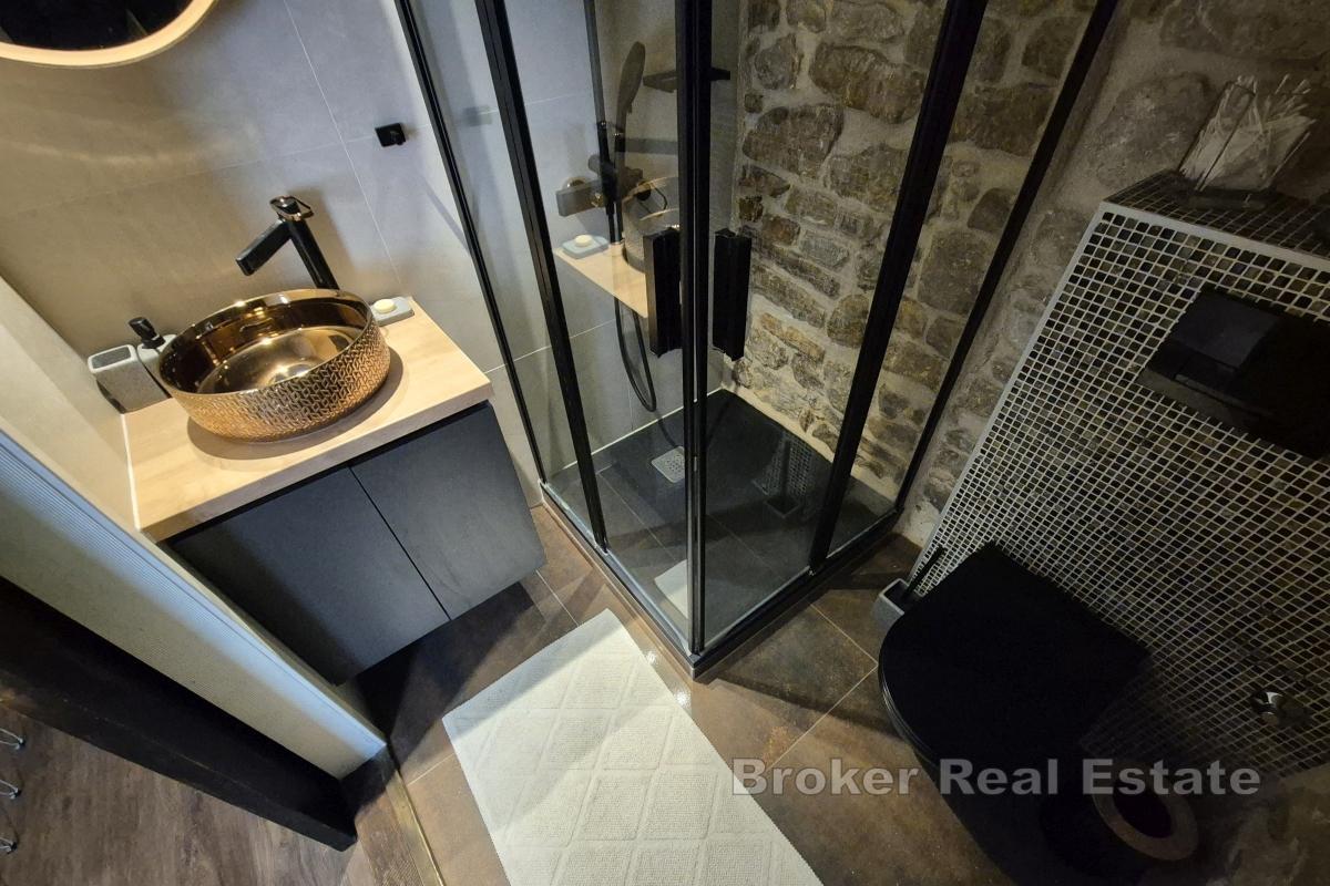 Casa in pietra dalmata autoctona completamente ristrutturata