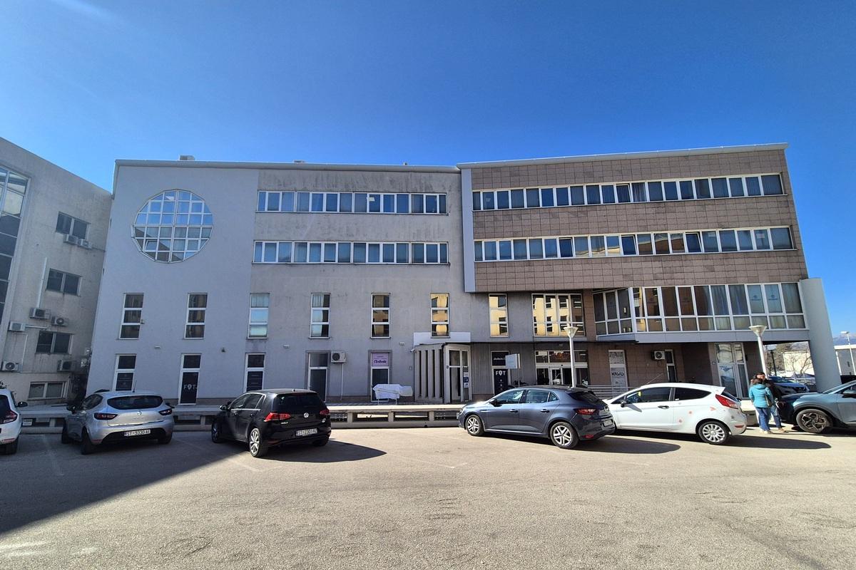 Rymlig multifunktionskontorsyta