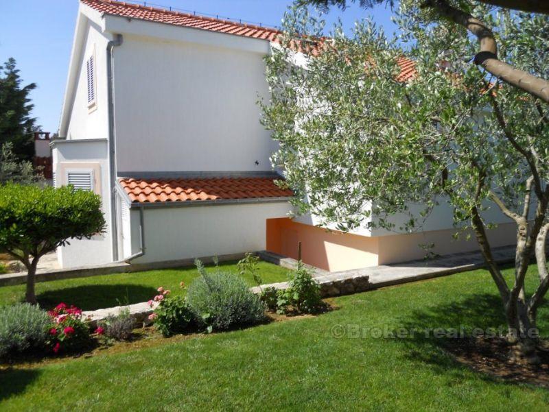 Petrčane, krásný dům na nábřeží