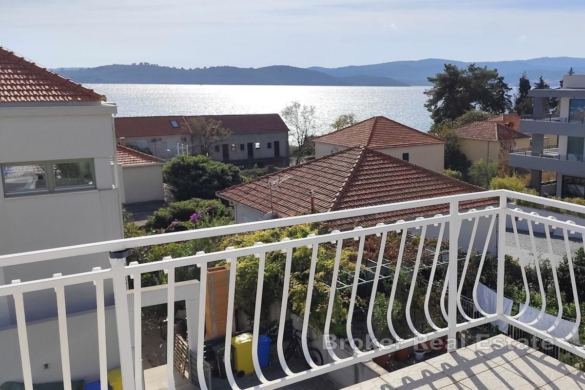 Immeuble avec vue sur la mer