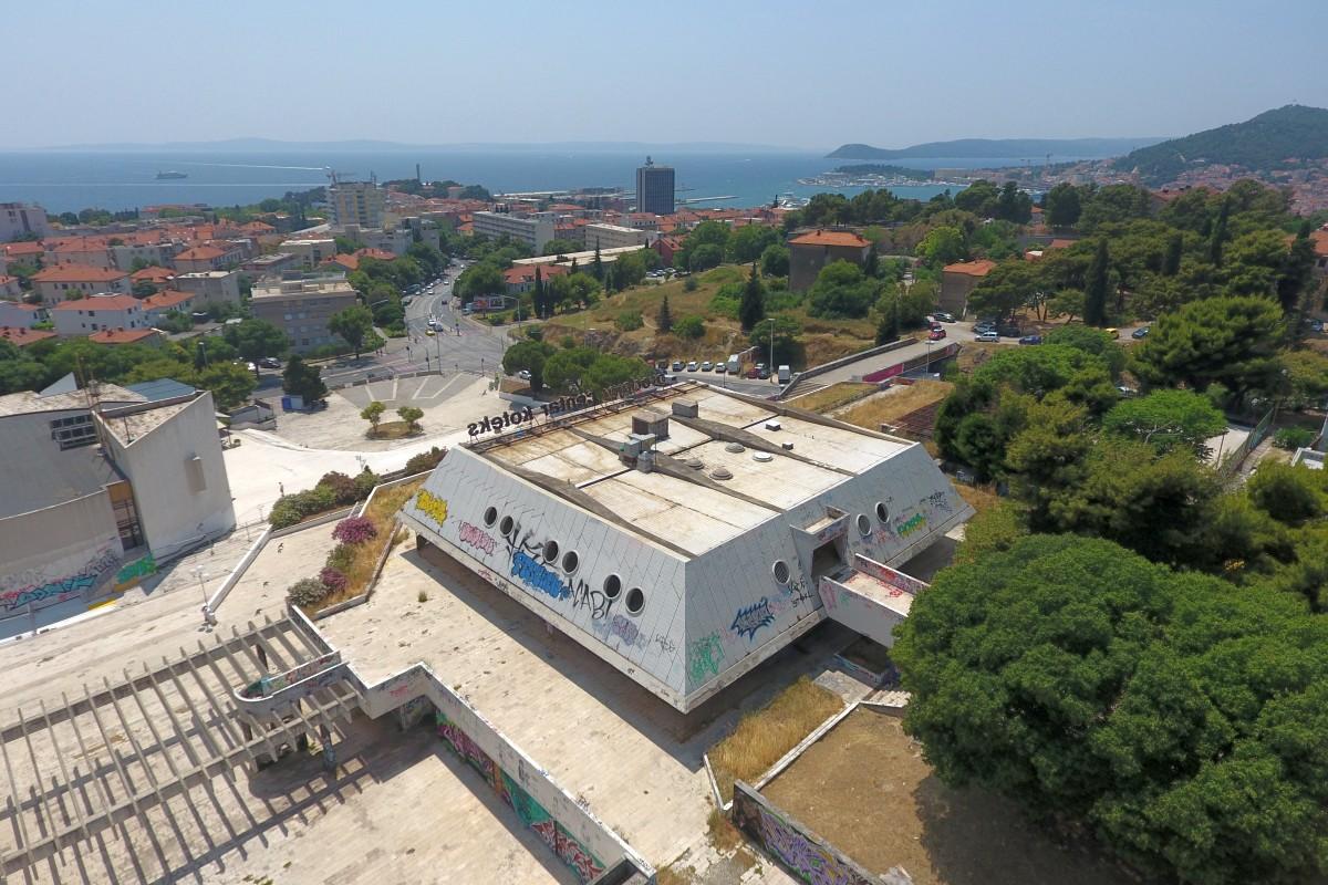 Уникальное офисное помещение для полной реконструкции