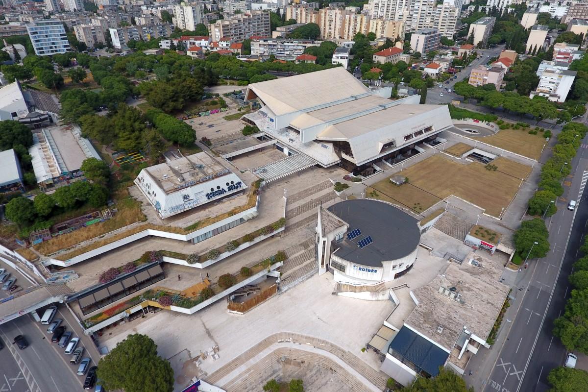 Poslovni prostor s velikim potencijalom, za kompletnu renovaciju