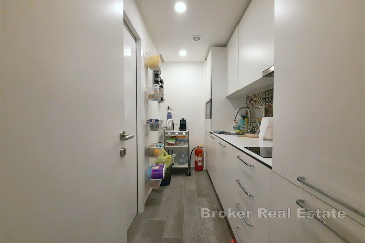 Меблированное офисное помещение в непосредственной близости от суда