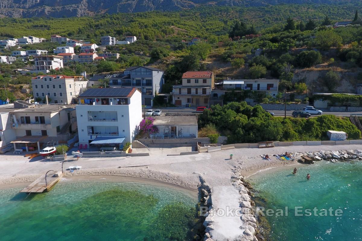 Leilighet for totalrenovering i andre rad fra sjøen