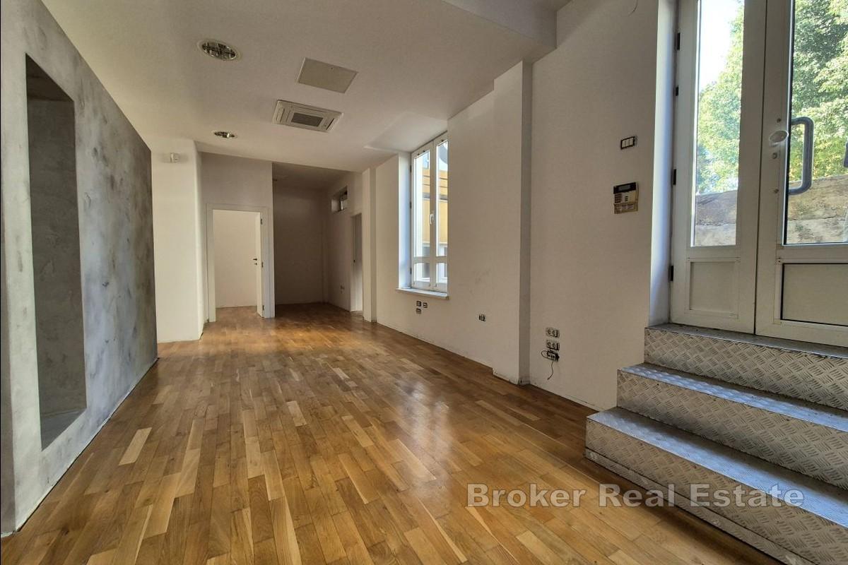 Spazio commerciale in posizione riconoscibile