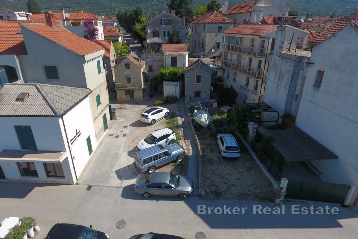 Steinhaus zur Renovierung mit Garten in erster Reihe zum Meer