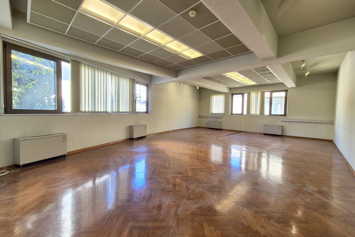 001-2016-680-split-office-space-on-university-campus-for-rent