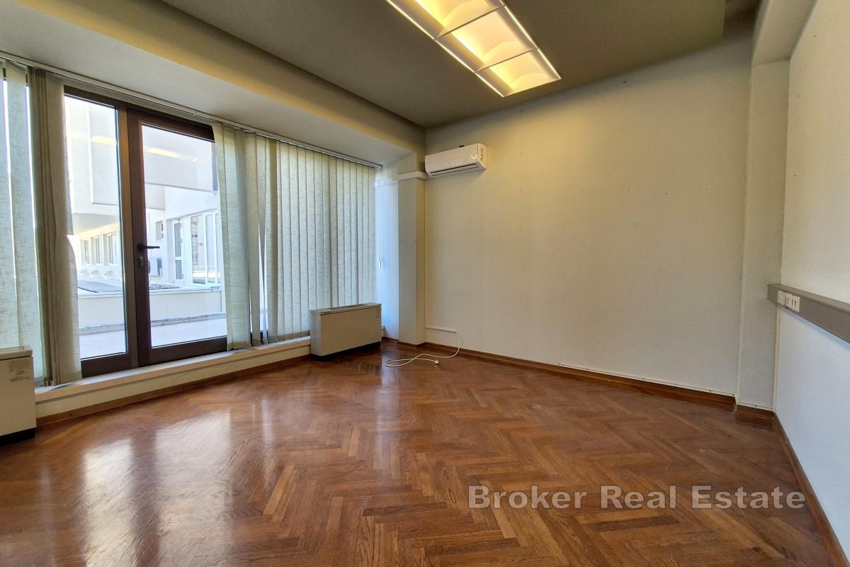 Espaces de bureaux sur le campus universitaire