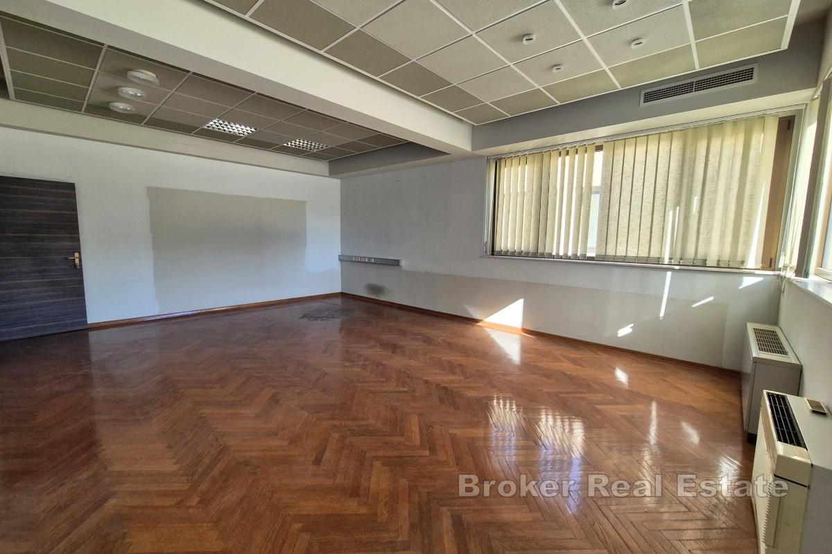 Kontorlokaler på universitetsområdet