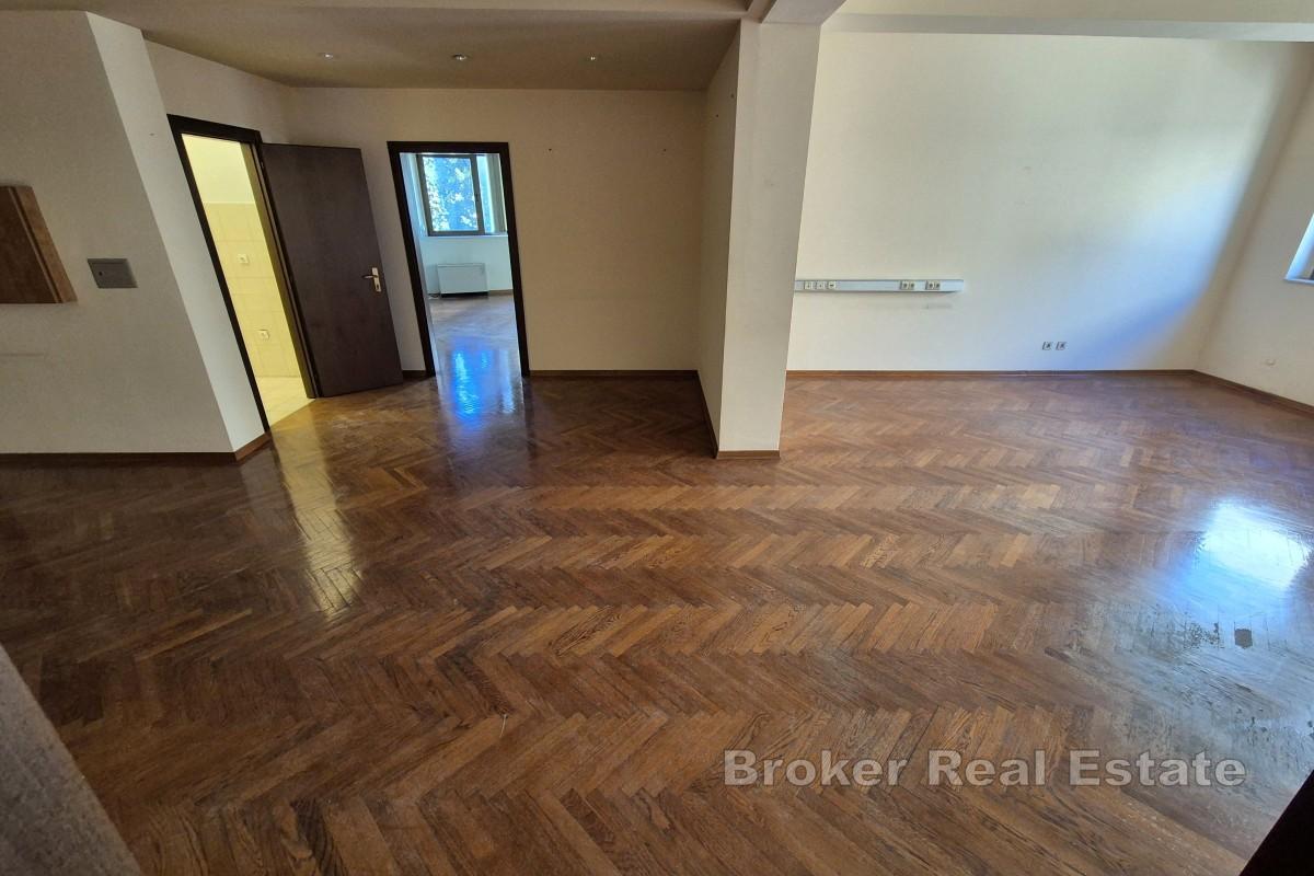 Kontorlokaler på universitetsområdet