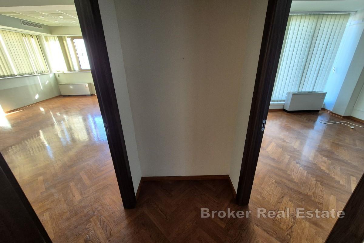 Espaces de bureaux sur le campus universitaire