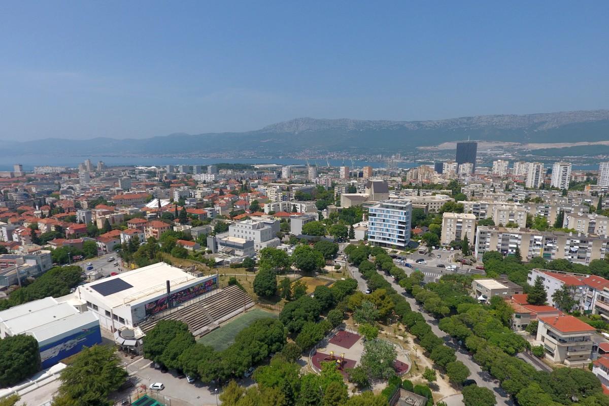 Atraktivno pozicionirani poslovni prostor