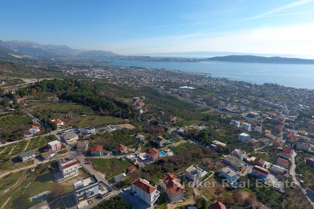 Grundstück mit geplantem Bauvorhaben für drei moderne Villen mit Meerblick