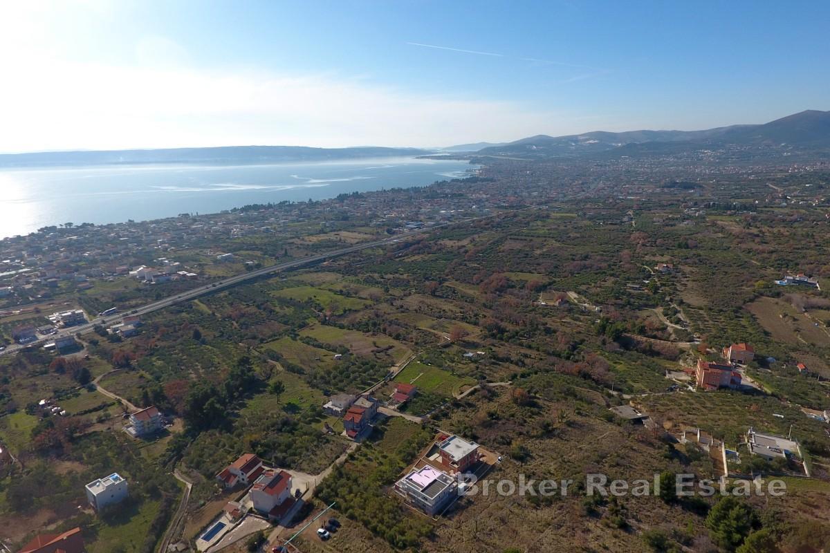 Zemljište s projektom za tri moderne vile s pogledom