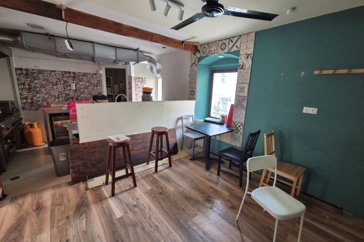 001-2016-693-split-center-business-space-in-the-city-center-for-rent