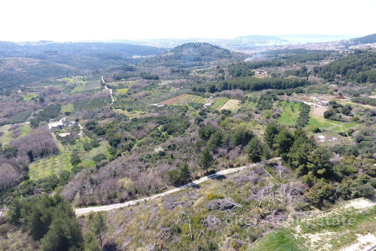 Terreno edificabile a Klis con vista panoramica