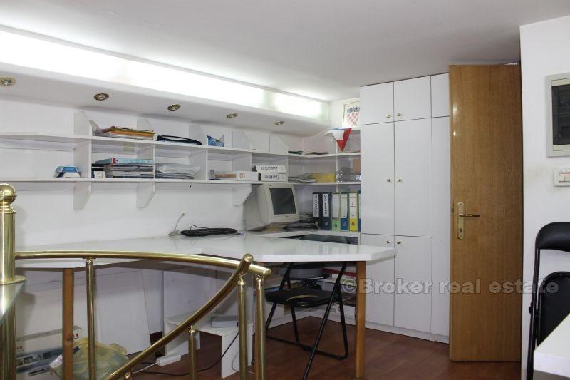 Kontor plass, til leie