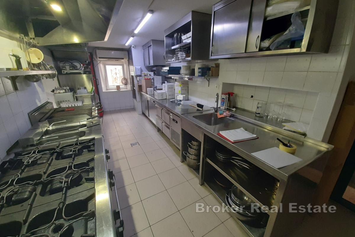 Attraktiv restaurang på 66 m2 i centrum med stor terrass
