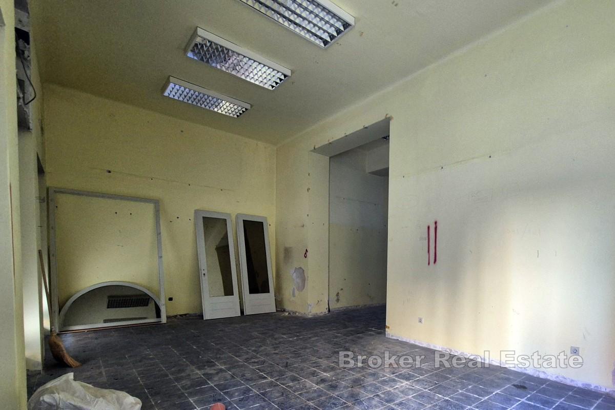 Привлекательное коммерческое помещение, требующее полной реконструкции