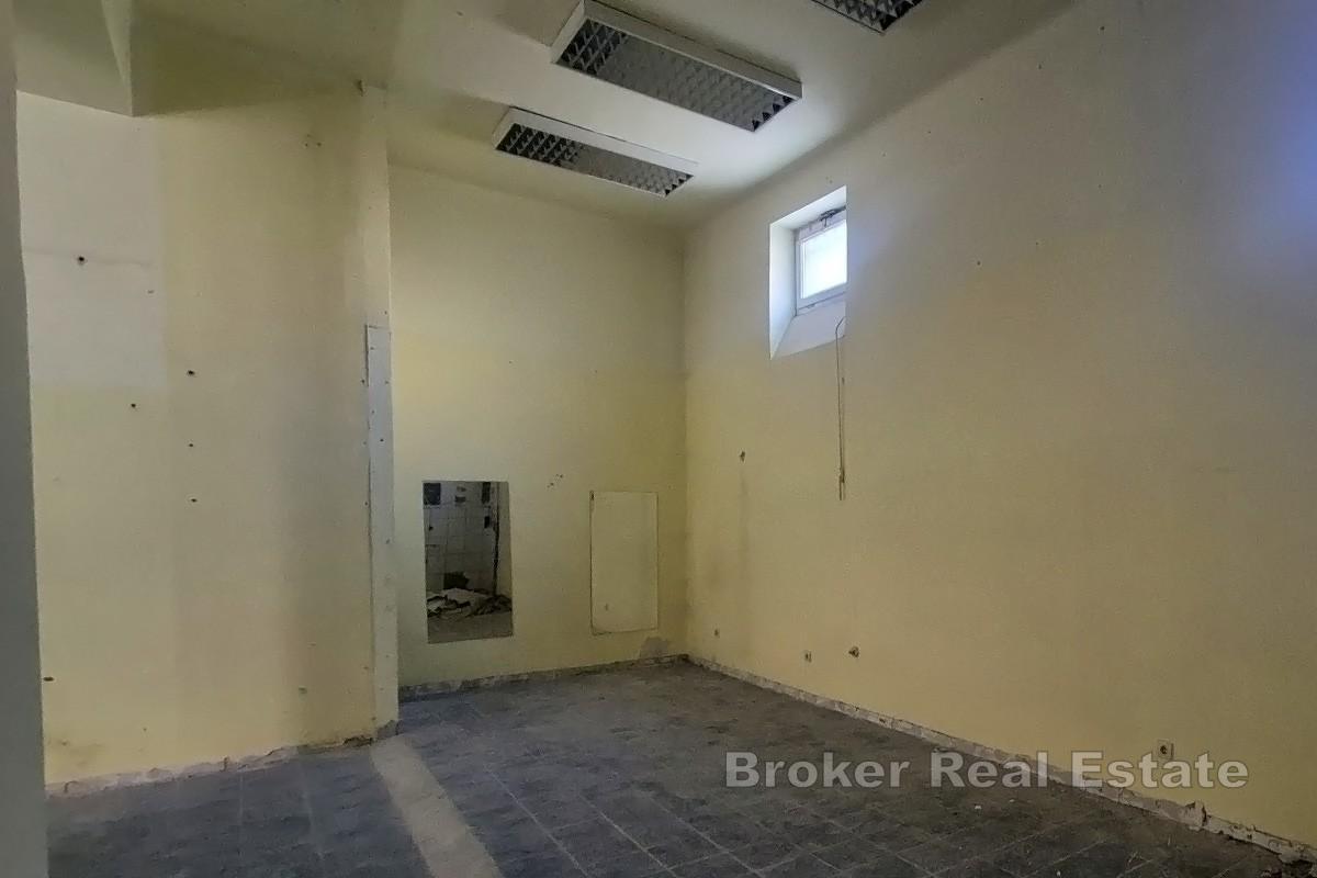 Atraktivní komerční prostor k pronájmu ke kompletní rekonstrukci