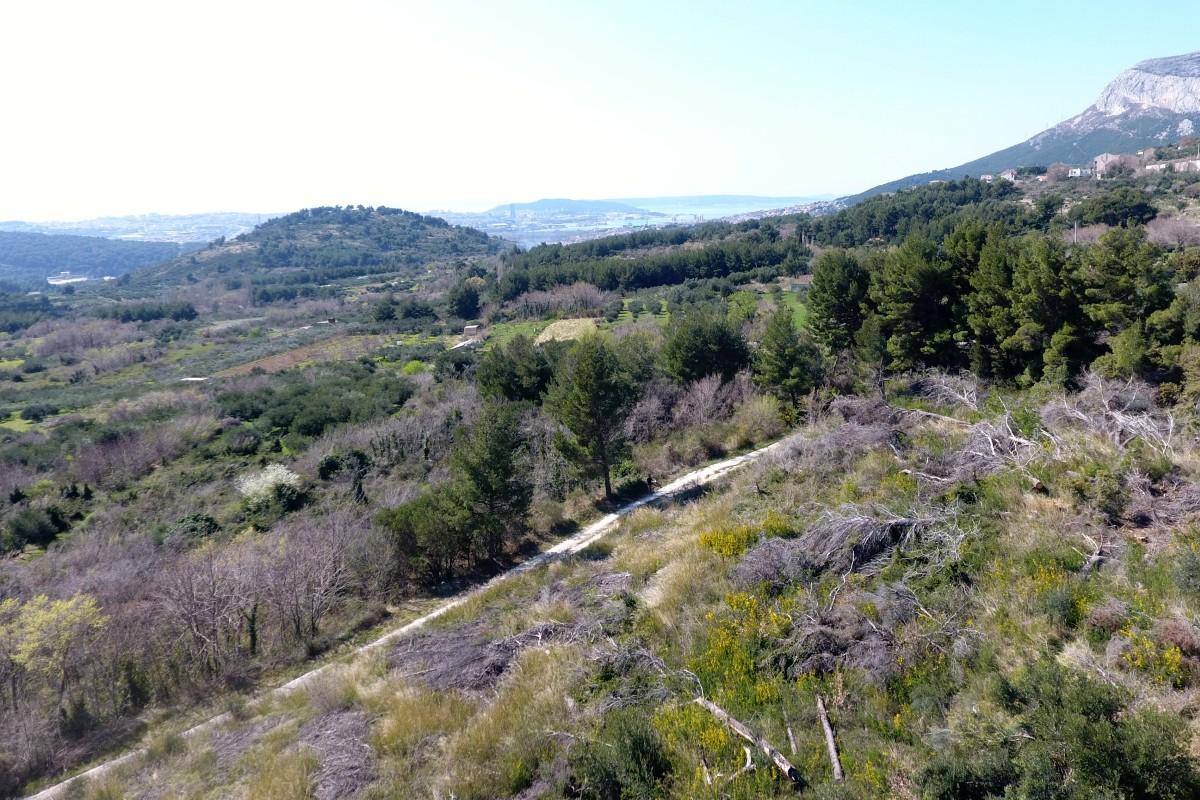 001-2016-705-klis-spacious-building-plot-with-open-view-for-sale