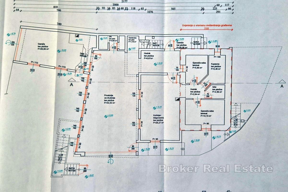 Apartmanska kuća s tri jedinice u blizini mora