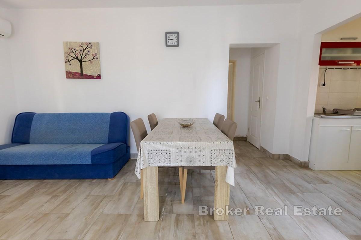 Dům se dvěma apartmány v první řadě u moře