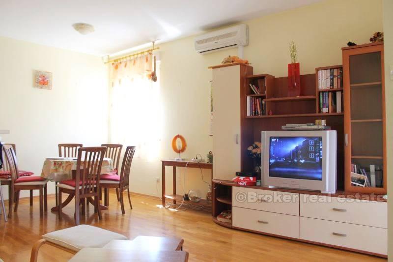 Tre camere da letto (Znjan), in affitto