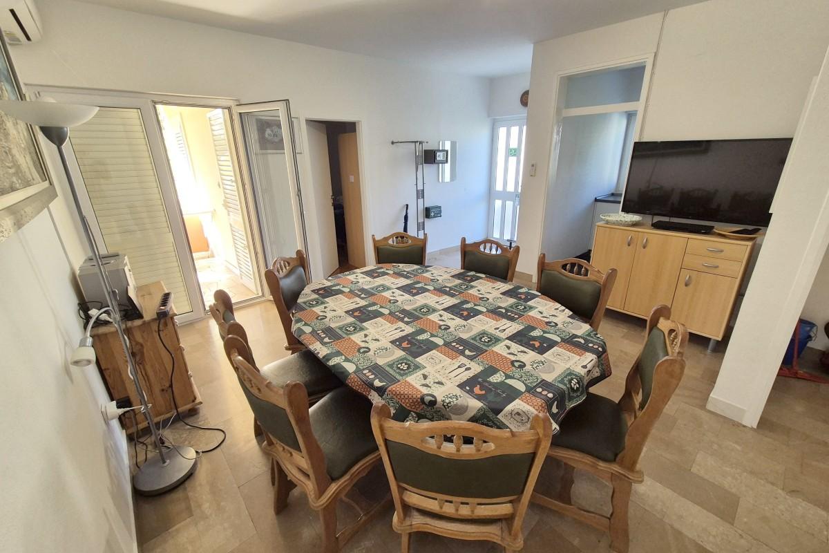 Maison individuelle de deux étages, à vendre