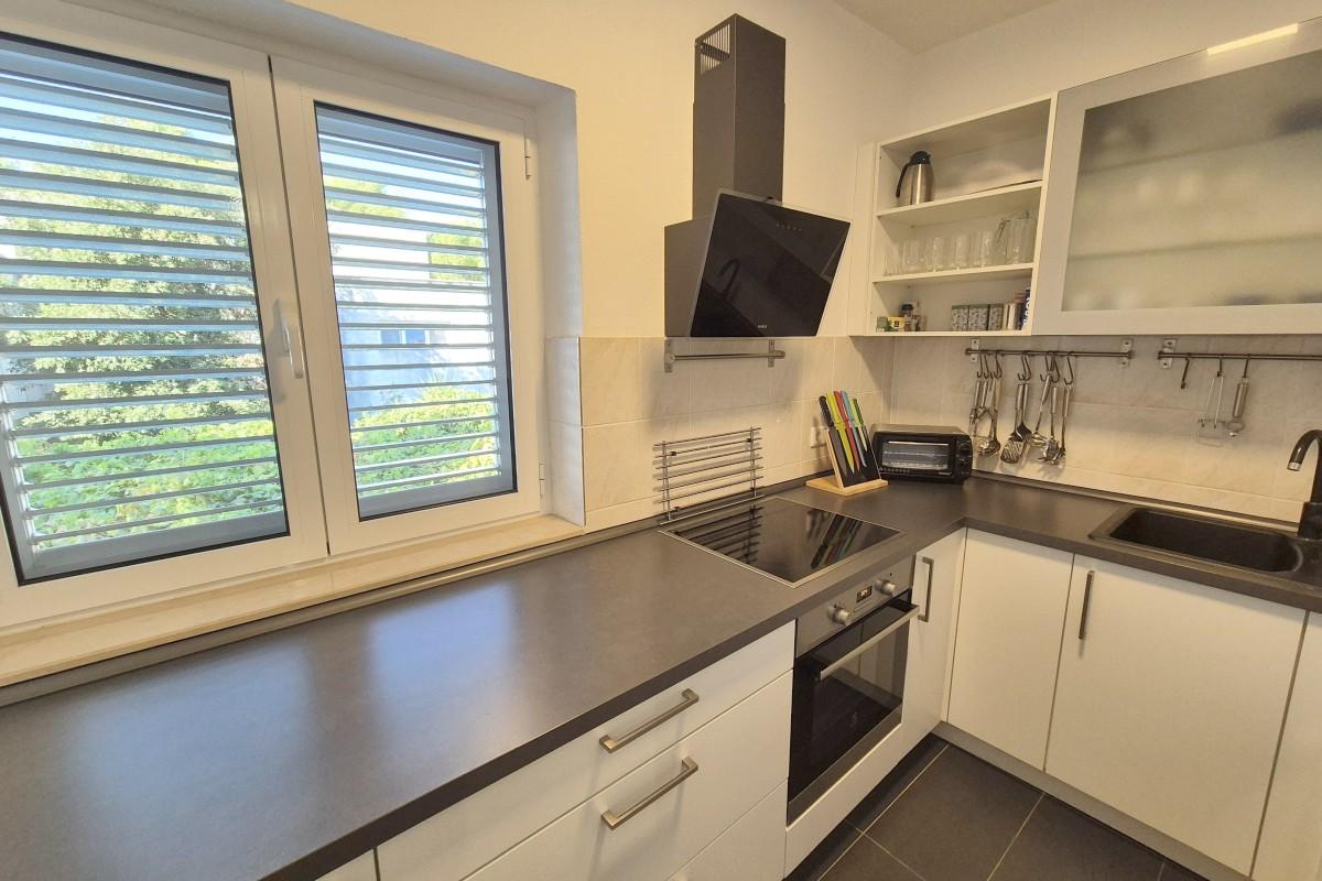 Maison individuelle de deux étages, à vendre