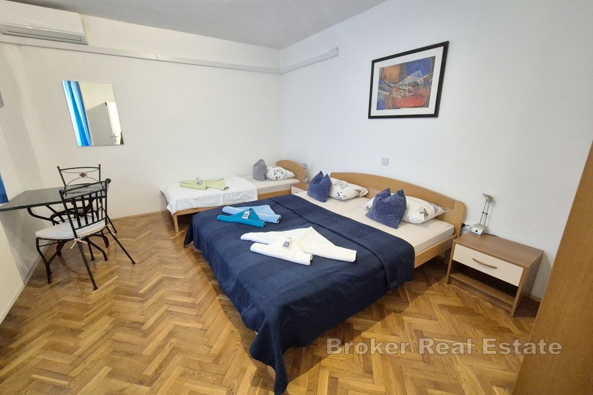 Samostojeća apartmanska kuća s pogledom na more