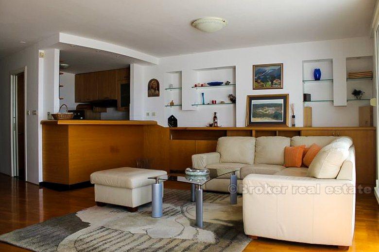 Three bedroom apartment (Pazdigrad), for rent