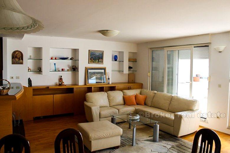 Three bedroom apartment (Pazdigrad), for rent