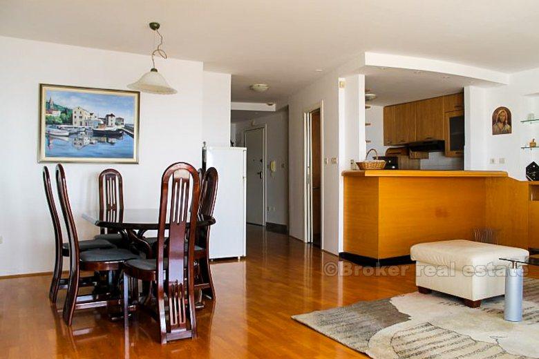 Three bedroom apartment (Pazdigrad), for rent