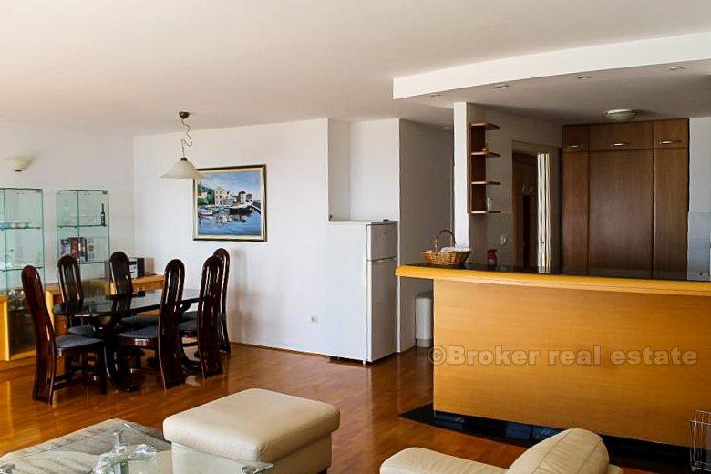 Three bedroom apartment (Pazdigrad), for rent
