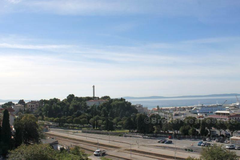 Appartement trois pièces, à vendre